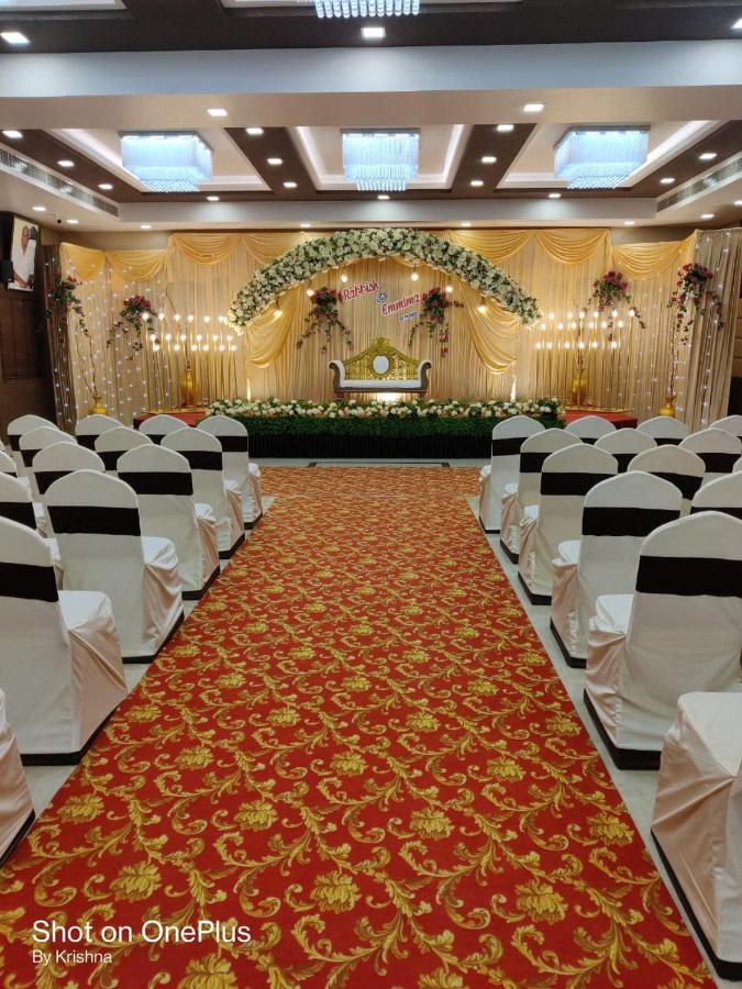 Sri Ram Hotel Тирунелвели Екстериор снимка