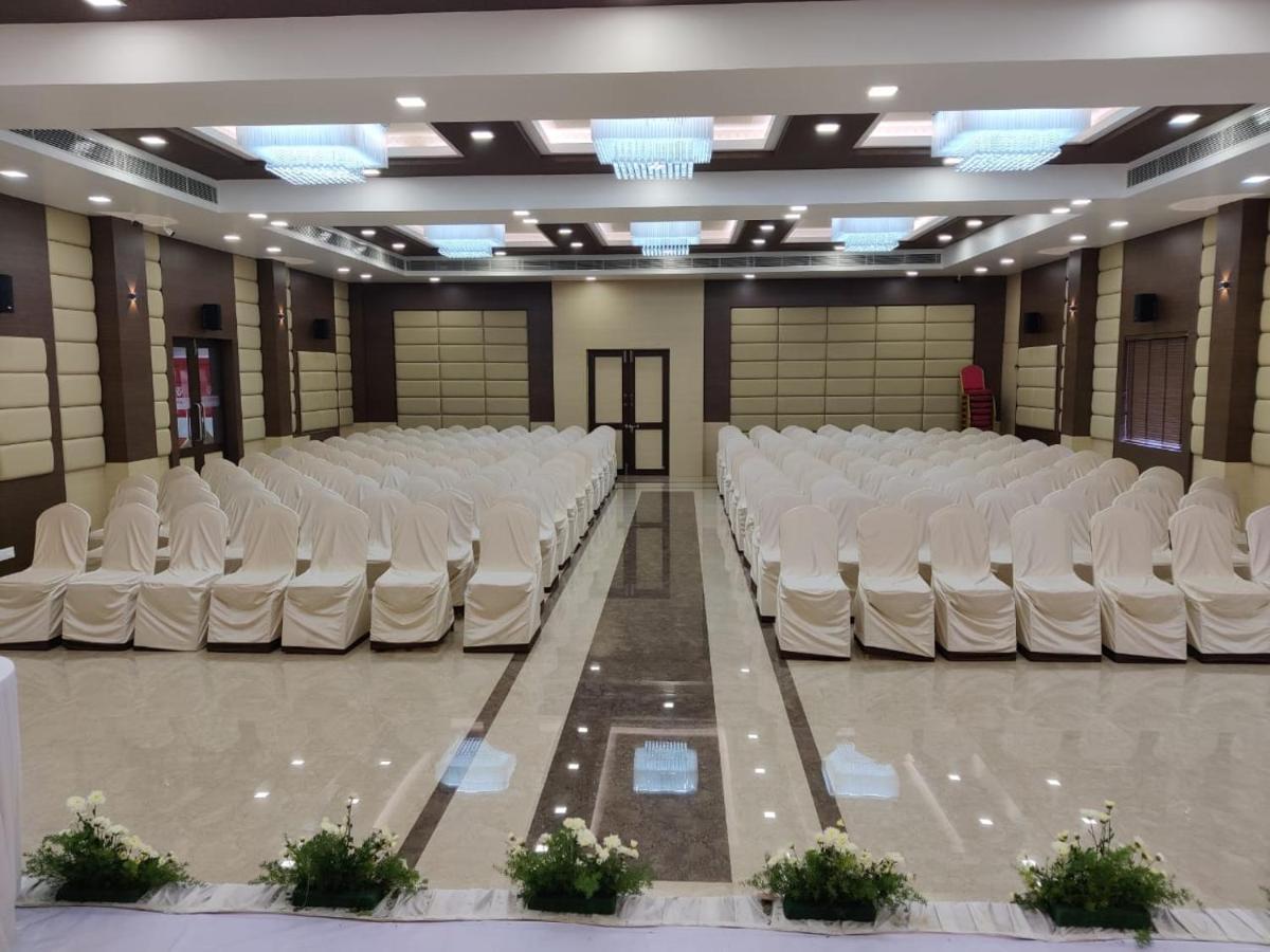 Sri Ram Hotel Тирунелвели Екстериор снимка