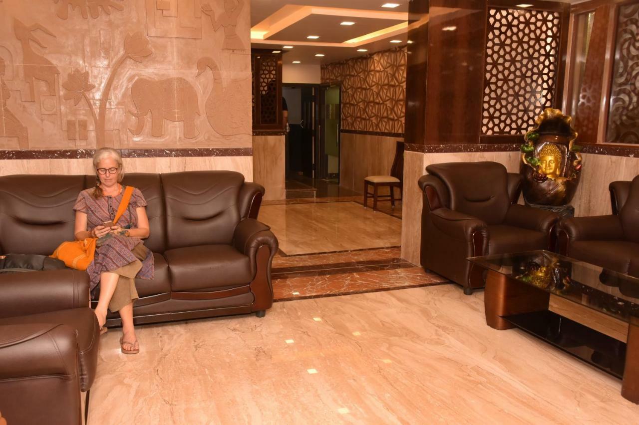 Sri Ram Hotel Тирунелвели Екстериор снимка