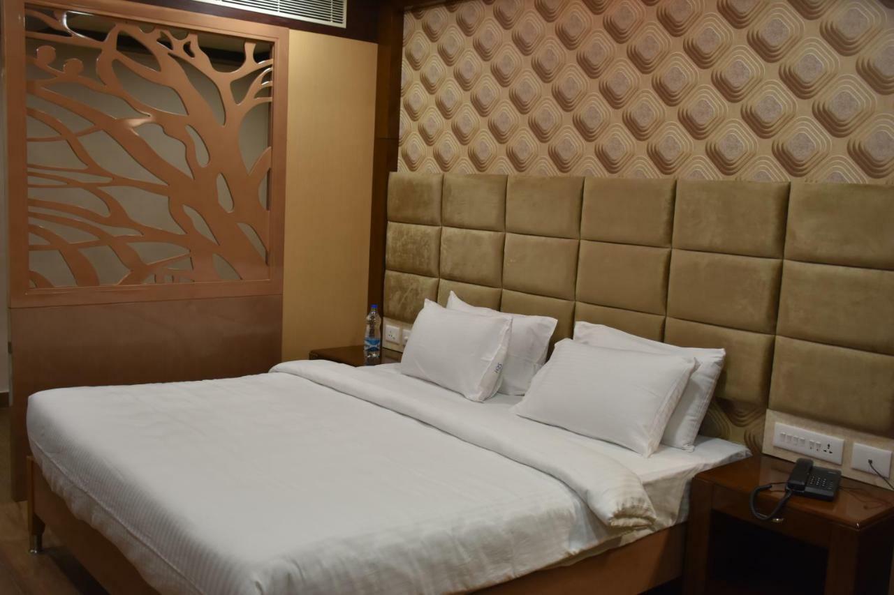 Sri Ram Hotel Тирунелвели Екстериор снимка