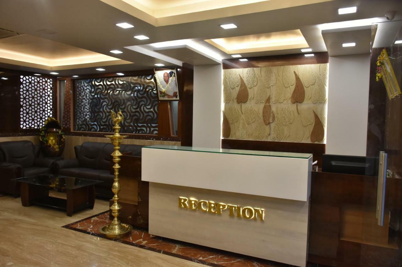 Sri Ram Hotel Тирунелвели Екстериор снимка